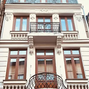 Selari Apartment