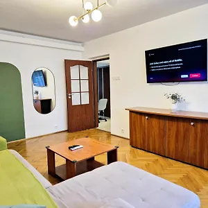 Tranquil Unirii Residence - Elegant & Spacious Living With Parking Steps From Parliament Bucarest