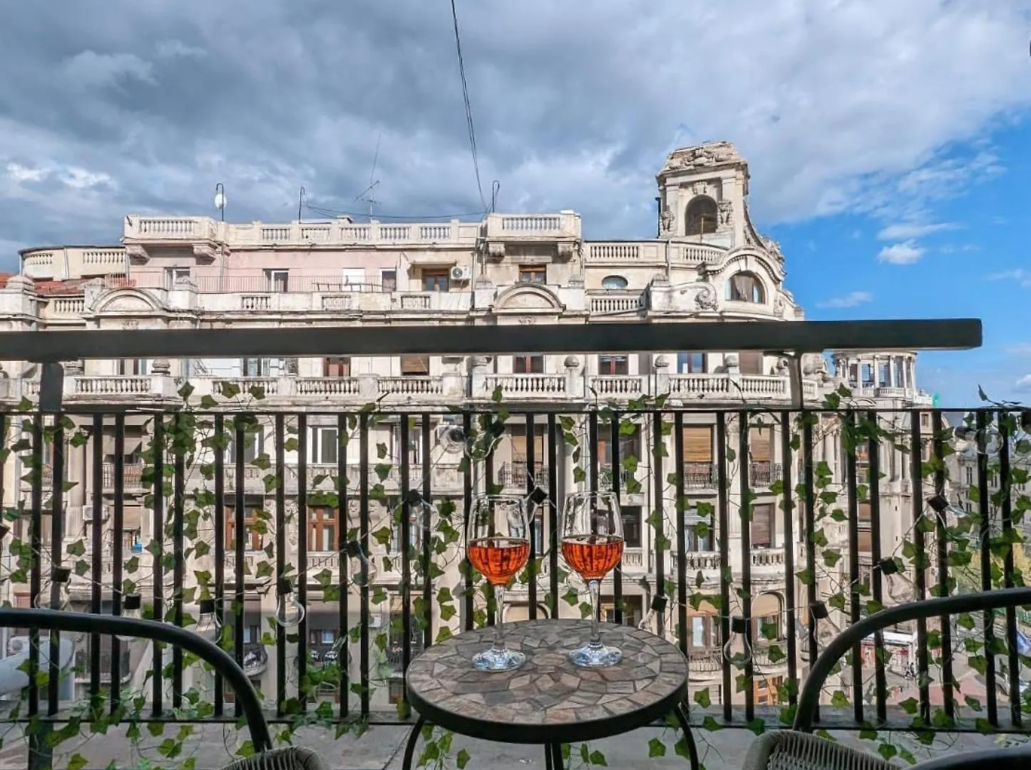 Old Town Studio - Victoriei 2 Bucharest Apartment
